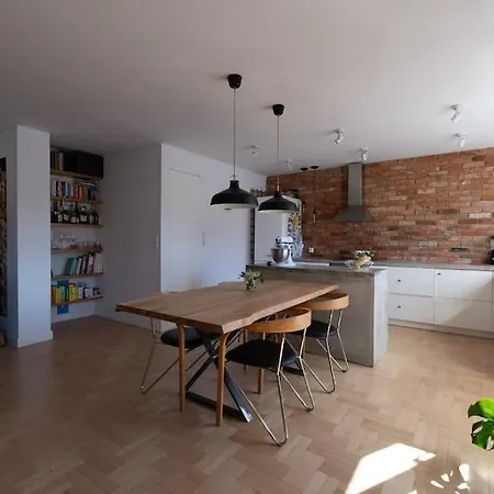 Spacious Family Old Town Apartment