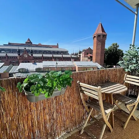Spacious Family Old Town Apartment *